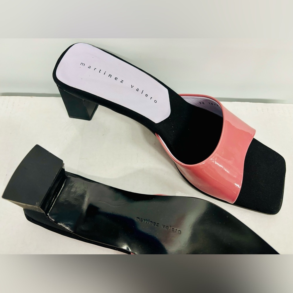 MARTINEZ VALERO Raspberry and Black Patent Leather Mules Size 8.5 - Picture 2 of 3